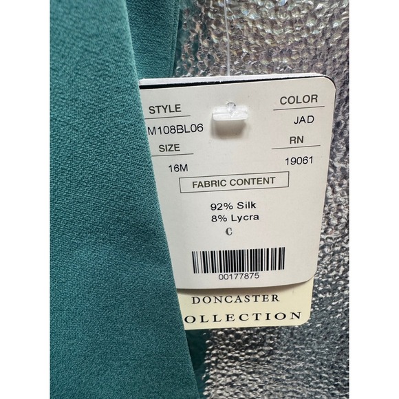 Doncaster Collection Silk Blend Ruffle Collar Sleeveless Blouse Jade Green Sz 16 - Picture 3 of 4